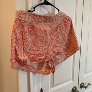 British Khaki Shorts Size Medium - coral/tan